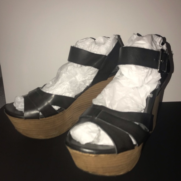 Chunky Black Platform Heels - Picture 4 of 5